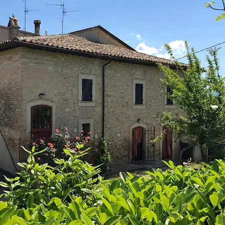 Апартаменты La Dimora Di Sandra Montefalco, Casa Tra Gli Ulivi A
