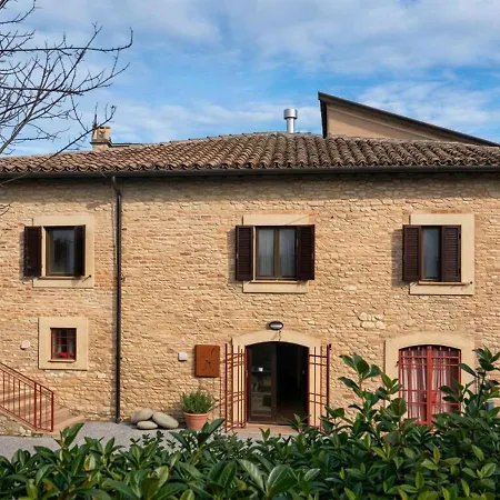 La Dimora Di Sandra Montefalco, Casa Tra Gli Ulivi A * 蒙特法尔科