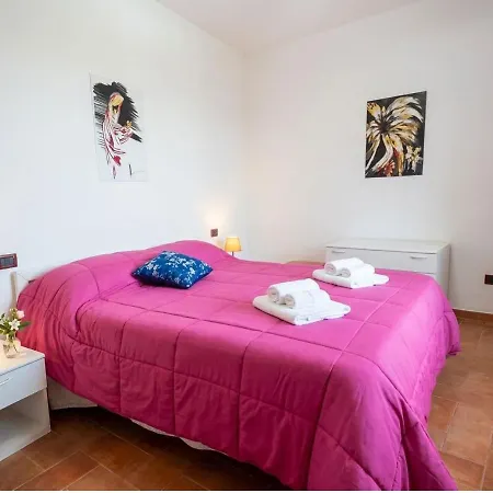 La Dimora Di Sandra Montefalco, Casa Tra Gli Ulivi A *