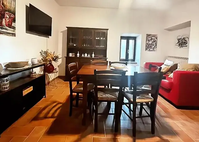 Apartment La Dimora Di Sandra In Umbria A Montefalco